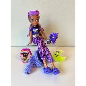 Monster High Doll Clawdeen Wolf & Crescent Creepover Party